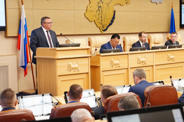 Заседание. Фото пресс-службы Законодательного собрания Иркутской области