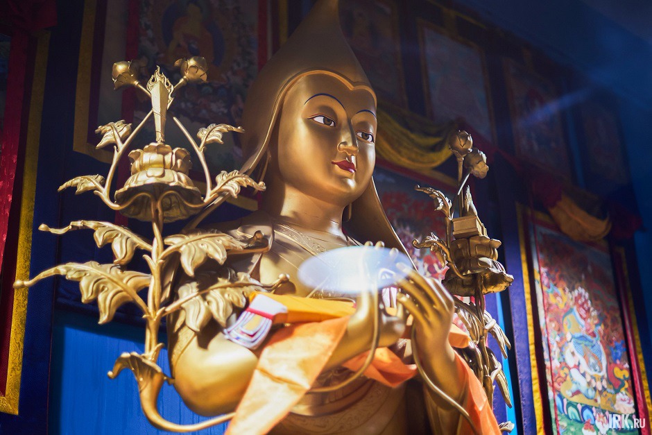 Будда. Алтарь в дугане