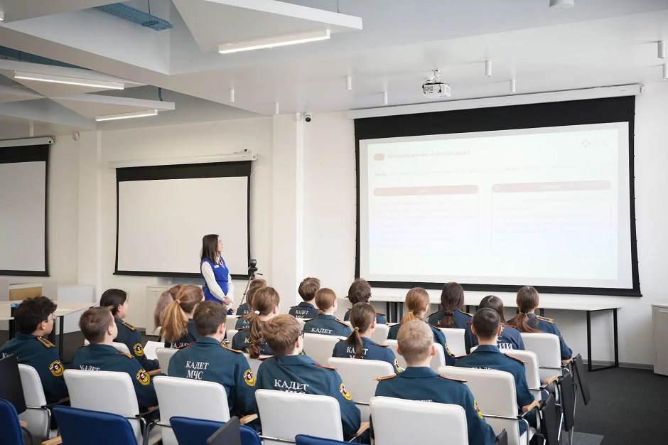 В Кадровом центре активно работают с молодежью