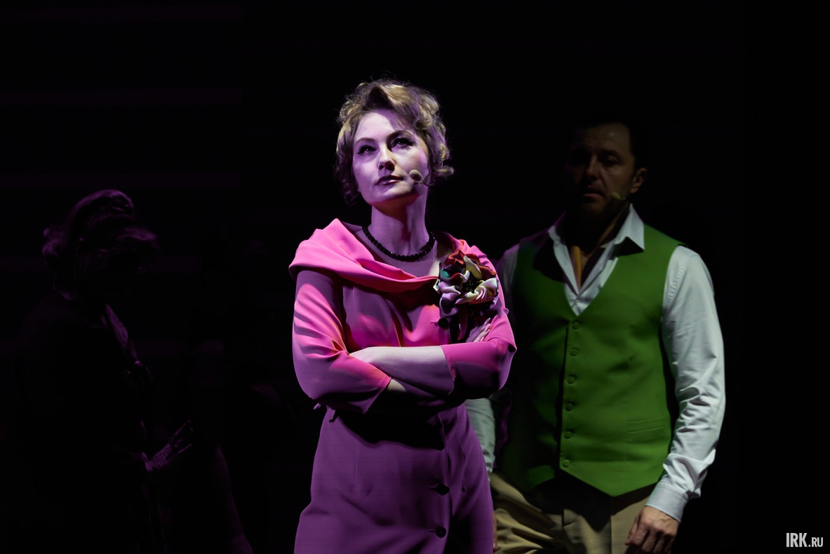 Юлия Пихтина: «Моя героиня появляется ближе к концу спектакля. И сразу становится ясно, что у неё и главного героя развивается роман».