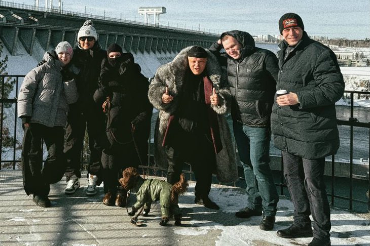 Актеры в Братске. Фото взято из телеграм-канала Лукерьи Ильяшенко