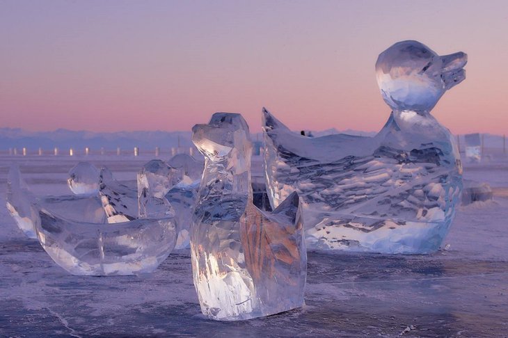 Скульптуры. Фото организаторов фестиваля «Живи на Байкале»