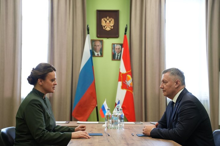 Статс-секретарь — заместитель министра обороны РФ Анна Цивилева и губернатор Иркутской области Игорь Кобзев. Фото пресс-службы правительства региона