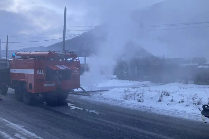 Пожар. Фото из телеграм-канала администрации Слюдянки