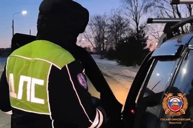 Инспектор ДПС. Скриншот видео Госавтоинспекции Иркутска
