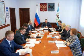 Совещание. Фото пресс-службы правительства Иркутской области