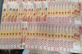 Похищенные деньги. Фото пресс-службы ГУ МВД России по Иркутской области