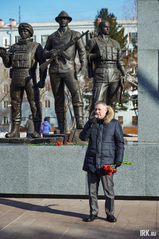 Игорь Кобзев: «Этот день – праздник мужества и отваги, воплощение героизма многих поколений россиян, которые на протяжении веков стояли на страже безопасности страны и продолжают делать это по сей день».