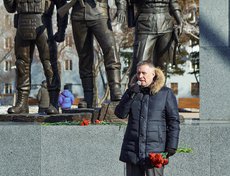 Игорь Кобзев: «Этот день – праздник мужества и отваги, воплощение героизма многих поколений россиян, которые на протяжении веков стояли на страже безопасности страны и продолжают делать это по сей день».