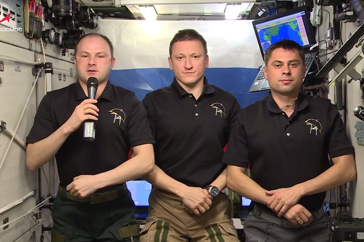 Космонавты. Скриншот видео Роскосмоса