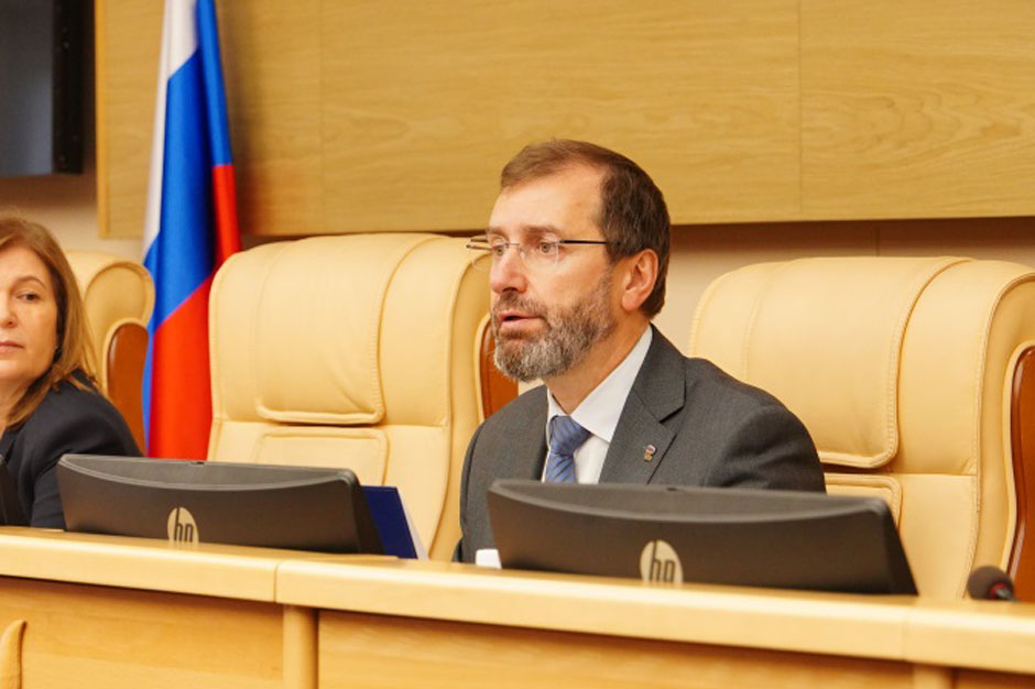 Александр Ведерников. Фото с сайта Законодательного собрания Иркутской области Александр Ведерников. Фото с сайта Законодательного собрания Иркутской области