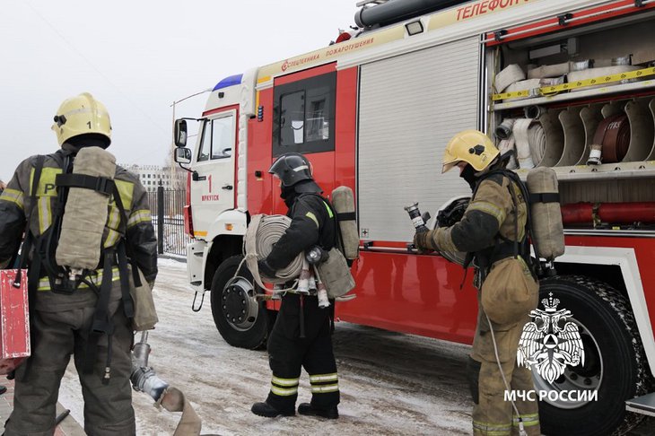 Пожарные. Фото пресс-службы ГУ МЧС России по Иркутской области