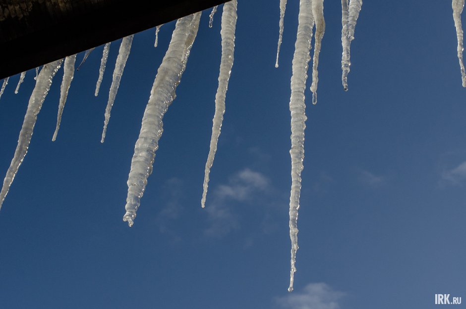 Сосульки на крыше. Фото Ильи Татарникова из архива IRK.ru Сосульки на крыше. Фото Ильи Татарникова из архива IRK.ru