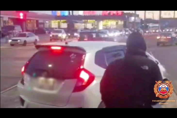 ДТП. Скриншот видео Госавтоинспекции города