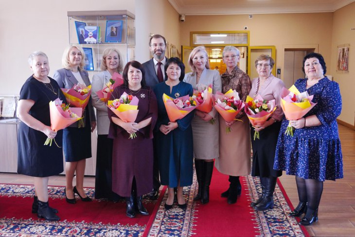 Встреча со спикером ЗС региона Александром Ведерниковым. Фото IRK.ru