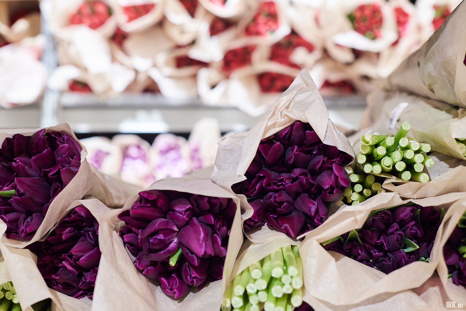 С линии готовая продукция перемещается на склад с температурой не выше +2, +3 градусов.