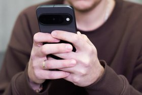 Телефон. Фото Маргариты Романовой, IRK.ru