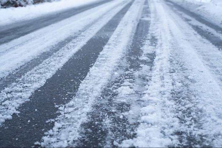 Дорога. Изображение сгенерировано нейросетью GigaChat