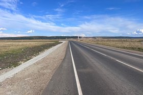 Дорога. Фото пресс-службы правительства Иркутской области