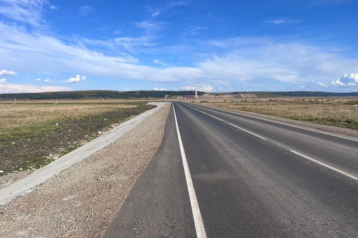 Дорога. Фото пресс-службы правительства Иркутской области