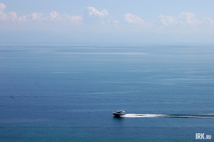 Судно на Байкале. Фото из архива IRK.ru