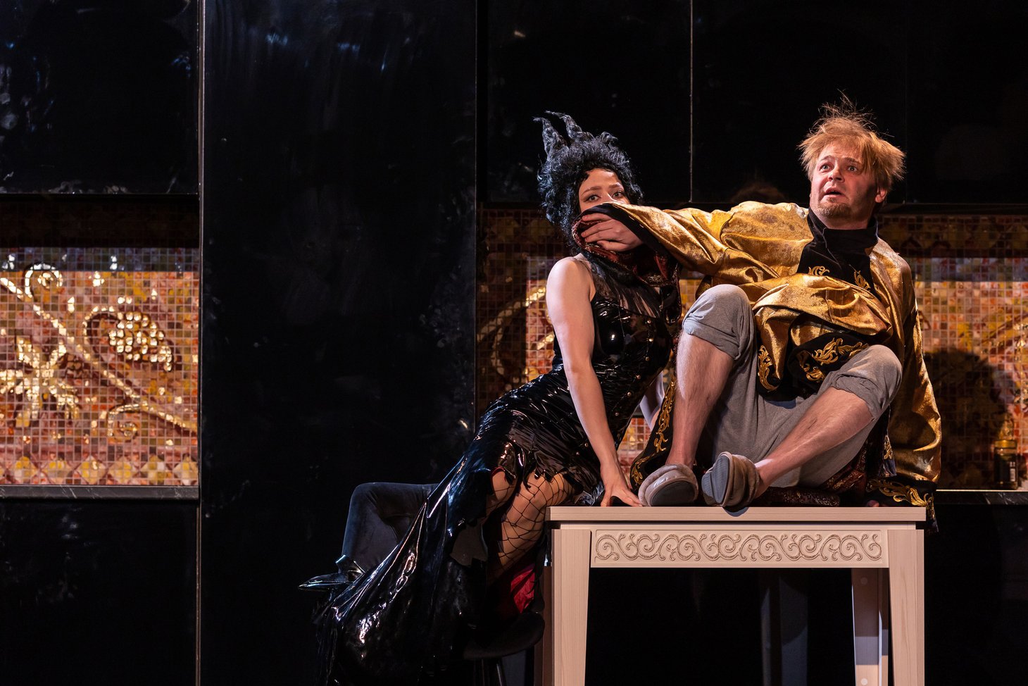 Сцена из спектакля «Тартюф». Фото: Черемховский драматический театр им. В.П. Гуркина