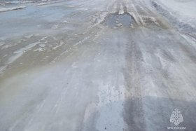 Ледовая переправа. Фото пресс-службы ГУ МЧС России по Иркутской области