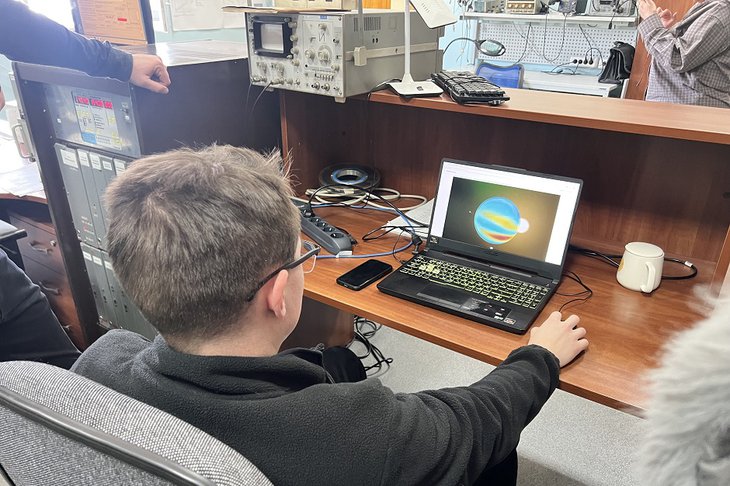 Ученый за работой. Фото пресс-службы ИСЗФ СО РАН