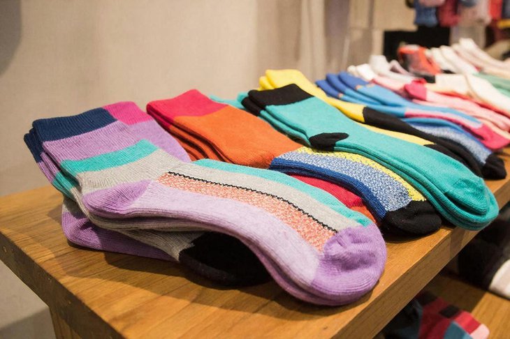 Носки. Изображение сгенерировано с помощью нейросети GigaChat