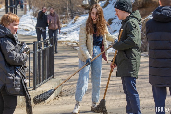 Субботник. Фото Маргариты Романовой, IRK.ru