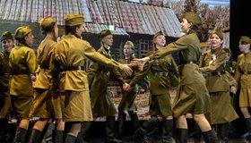 Им бы зорьки встречать…