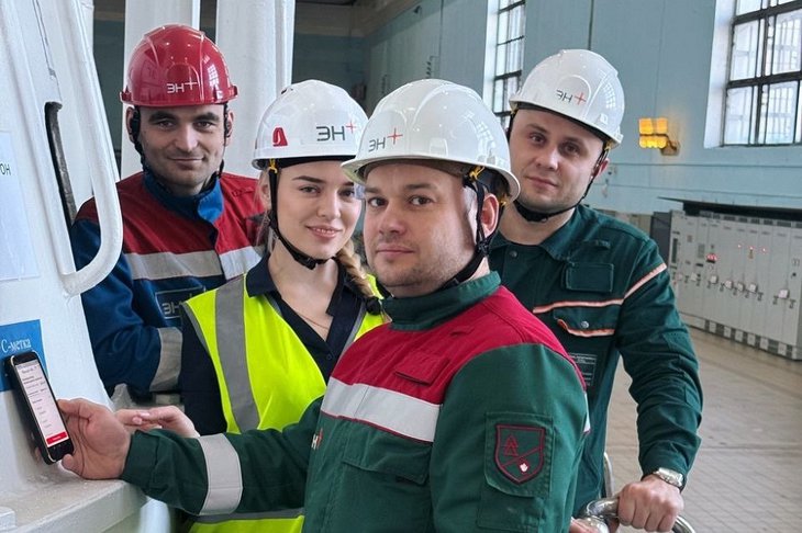 Работники Иркутской ГЭС. Фото Эн+