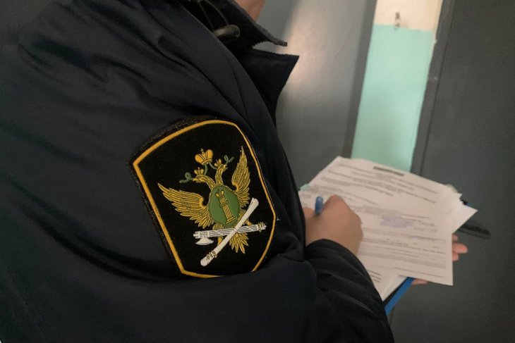 Судебный пристав. Фото ГУФССП России по Иркутской области