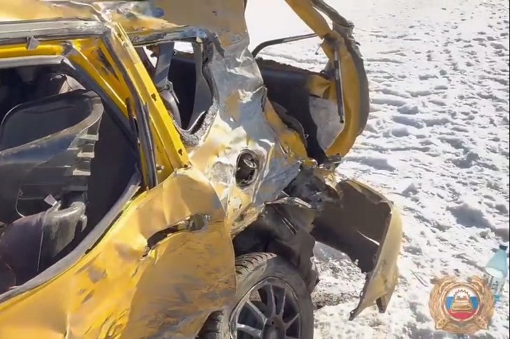 Honda Fit после аварии. Скриншот видео Госавтоинспекции Иркутской области