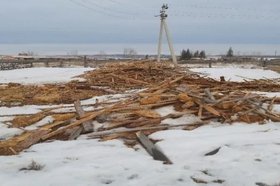 Свалка отходов лесопиления. Фото пресс-службы правительства Иркутской области