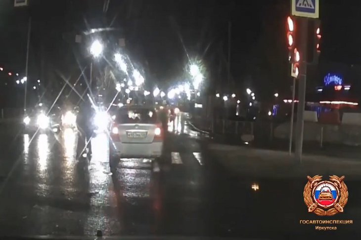 Авария с мотоциклистом-подростком. Скриншот видео Госавтоинспекции Иркутской области