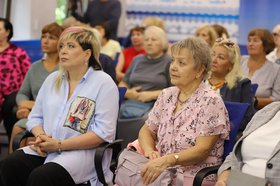 Женщины на лекции. Фото пресс-службы администрации Иркутска