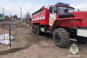 С участков откачивают воду. Фото ГУ МЧС России по Иркутской области