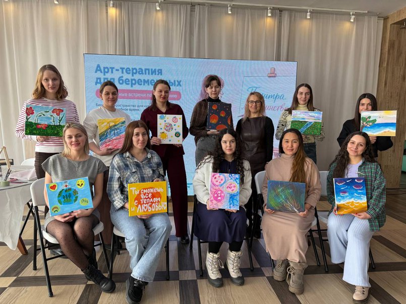Участницы мастер-класса «Палитра материнства». Фото предоставлено организаторами