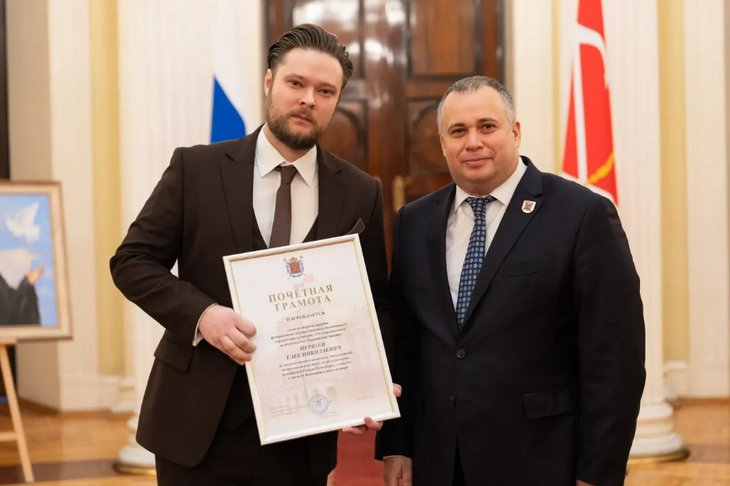 Награждение. Фото пресс-службы Законодательного собрания Санкт-Петербурга