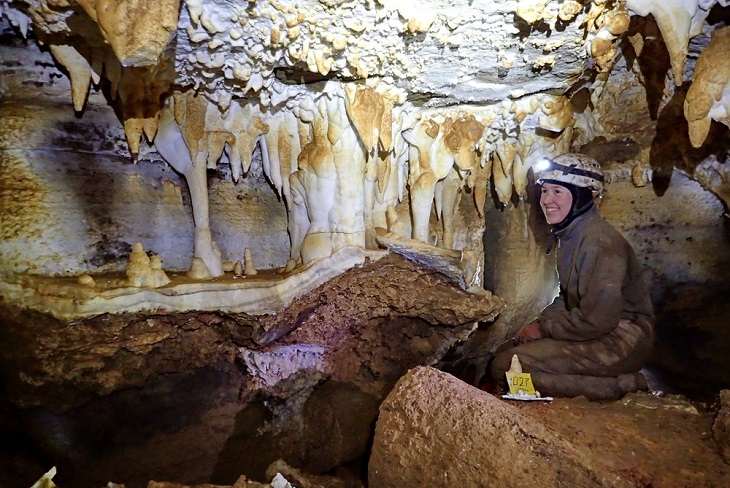 Минералы Ботовской пещеры