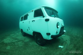 Утонувший УАЗ. Автор фото — водолаз Дмитрий Роговой.