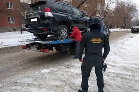 Конфискация автомобиля. Фото из архива ГУФССП России по Иркутской области