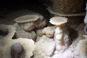 Минералы Ботовской пещеры