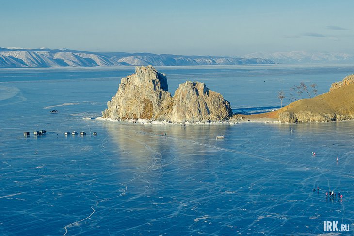 Байкал и скала Шаманка. Фото Ильи Татарникова из архива IRK.ru Байкал и скала Шаманка. Фото Ильи Татарникова из архива IRK.ru