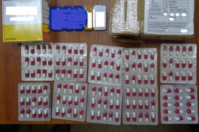 Препарат из посылки. Фото пресс-службы Иркутской таможни