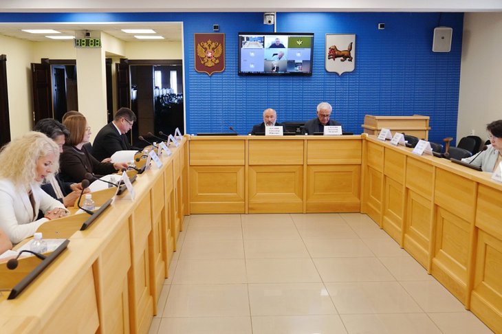 Заседание. Фото IRK.ru