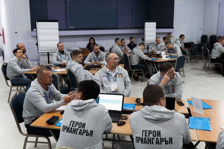 Участники программы «Герои Приангарья». Фото пресс-службы правительства Иркутской области