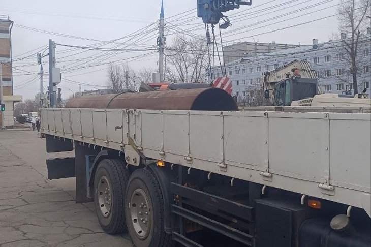 Работы на месте коммунальной аварии. Фото из телеграм-канала оператора теплосетей Иркутска