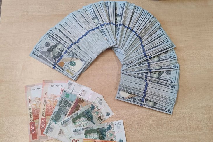 Деньги. Фото Иркутской таможни